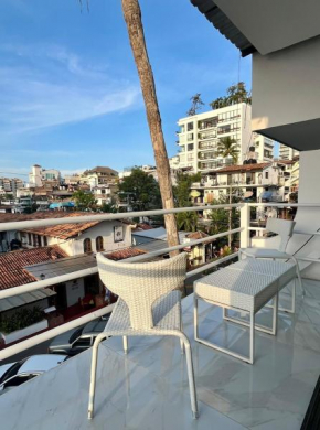 La Puerta Blanca by the Sea